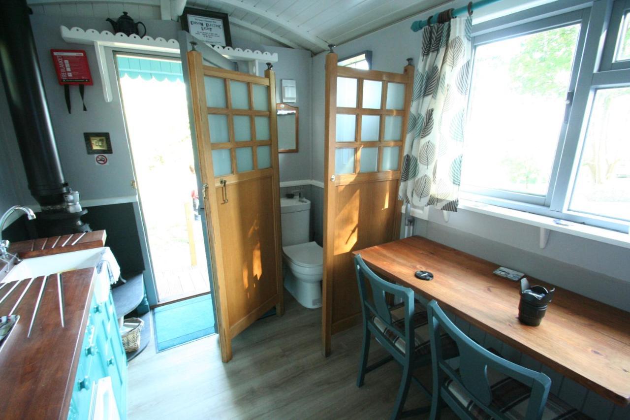 Bronllys Farm Coastal Self-Catering Διαμέρισμα Λανέλι Εξωτερικό φωτογραφία